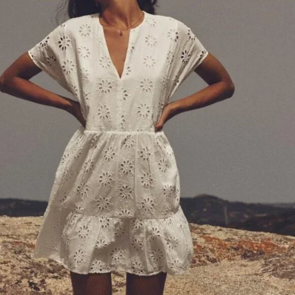 zara openwork embroidered dress white ZARA NWT WOMAN V-NECK OPENWORK EMBROIDERED MIDI DRESS WHITE ZIP | 3384/916